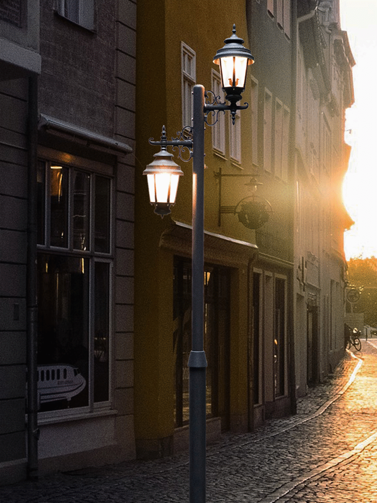 Victoria Pole Light – Graceful Illumination for Every Path